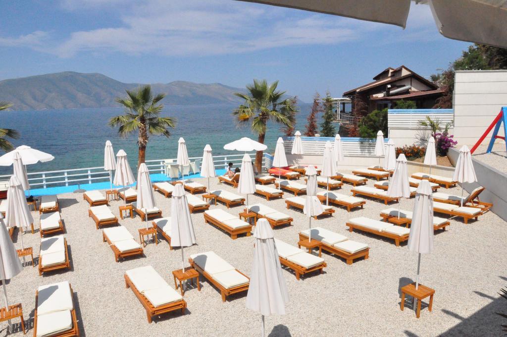 Coral Hotel & Resort Radhimë 外观 照片