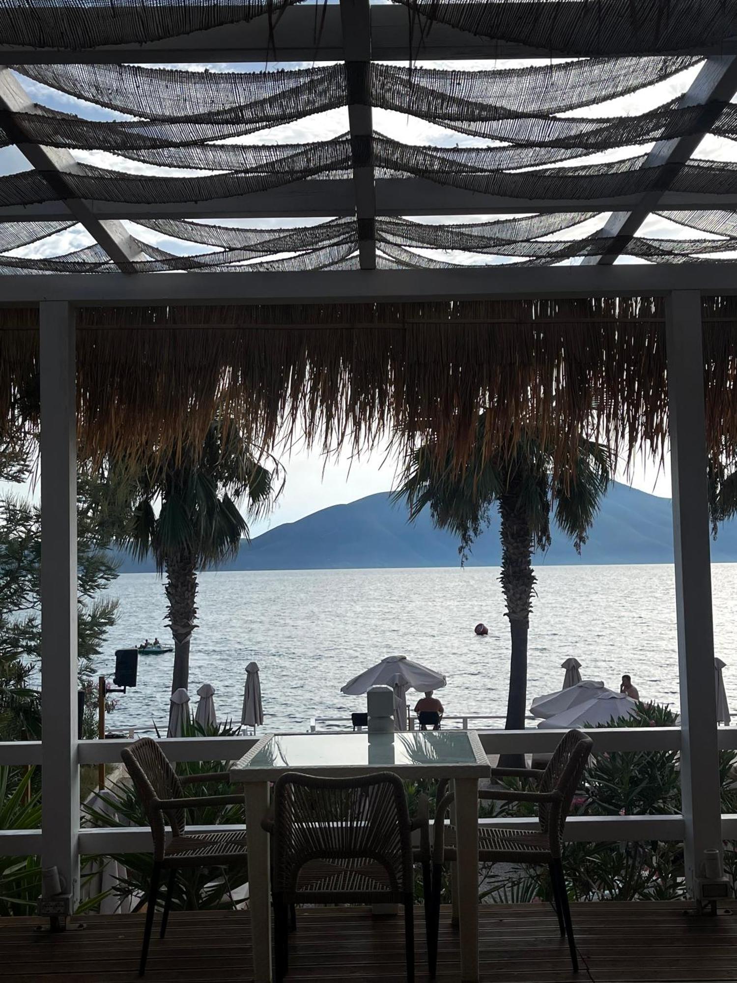 Coral Hotel & Resort Radhimë 外观 照片