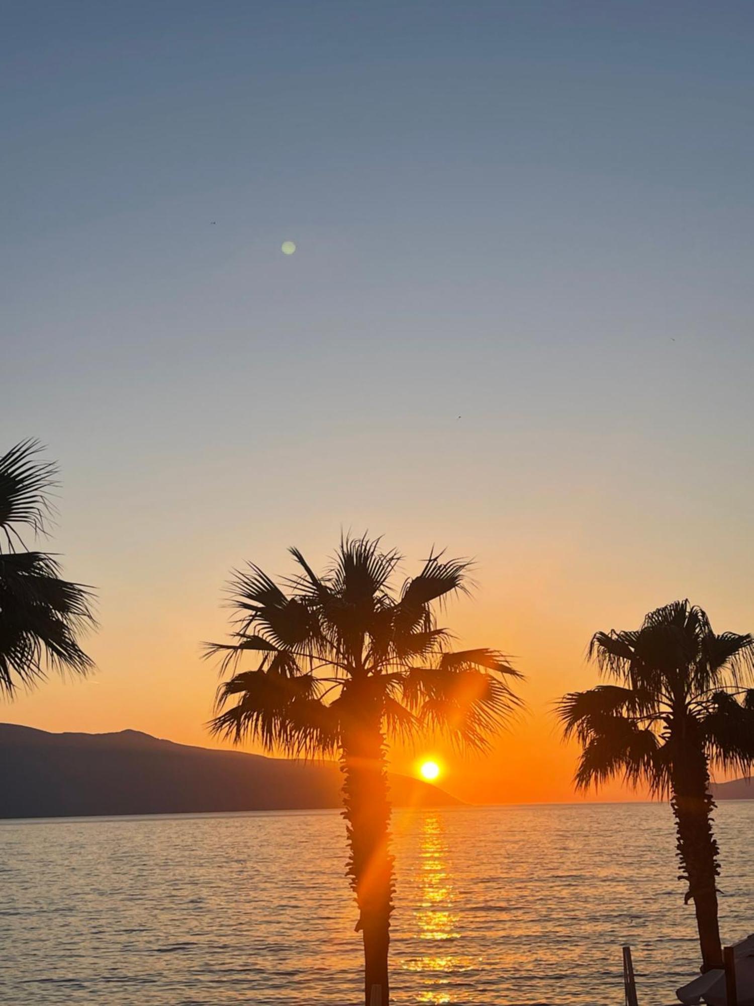 Coral Hotel & Resort Radhimë 外观 照片