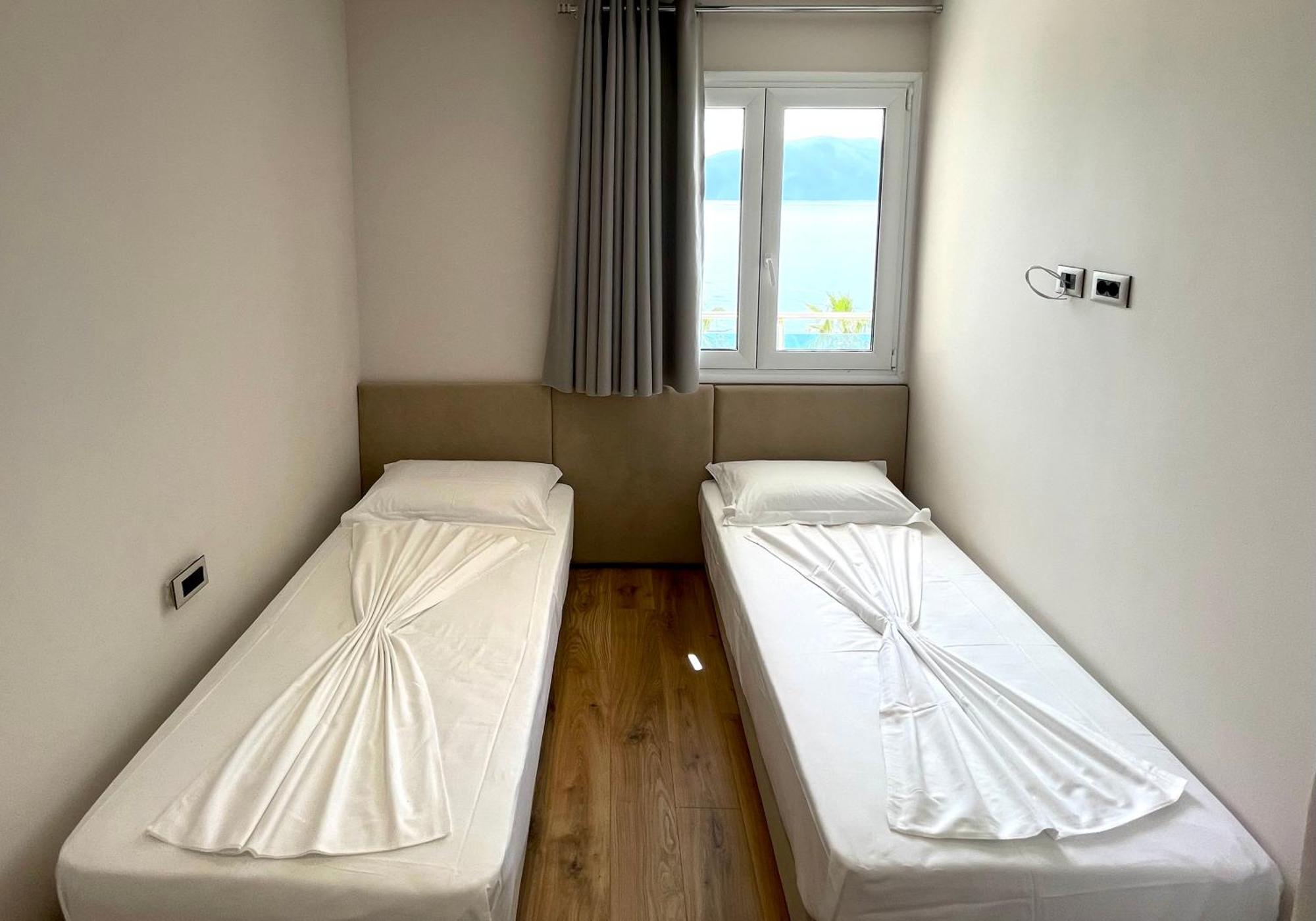 Coral Hotel & Resort Radhimë 外观 照片