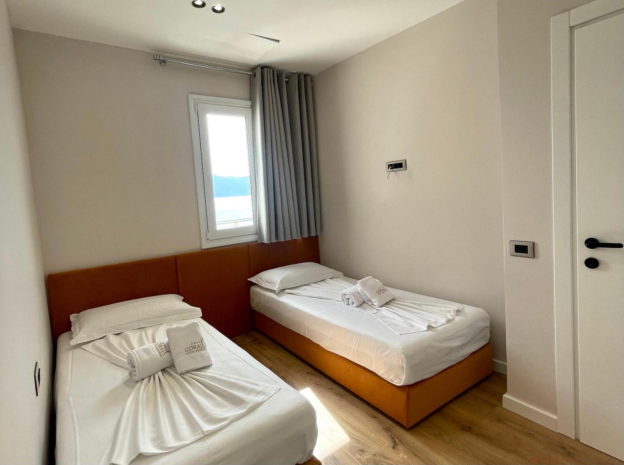 Coral Hotel & Resort Radhimë 外观 照片