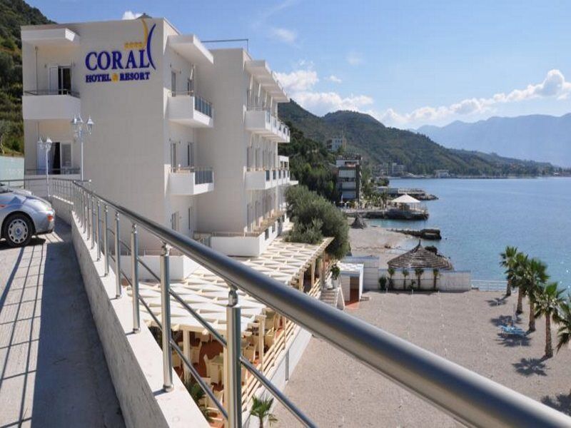 Coral Hotel & Resort Radhimë 外观 照片